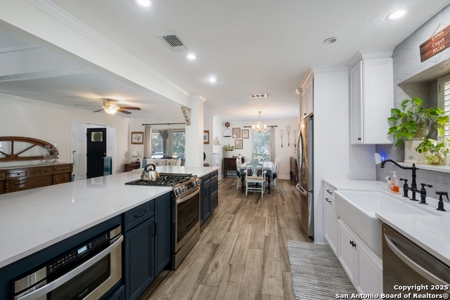 Image 9 of 26 For 12518 Chateau Forest