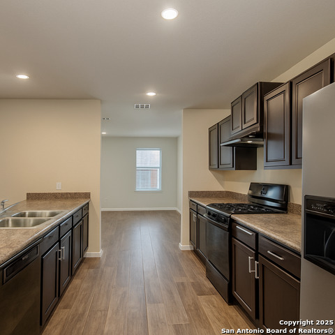 Listing photo id 7 for 13922 Morgan