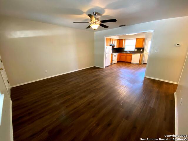 Image 3 of 11 For 126 Mansfield St S B