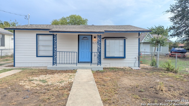 Image 2 of 41 For 622 Fenfield Ave.