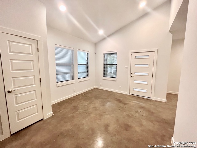 Image 7 of 23 For 1130 Olive St N