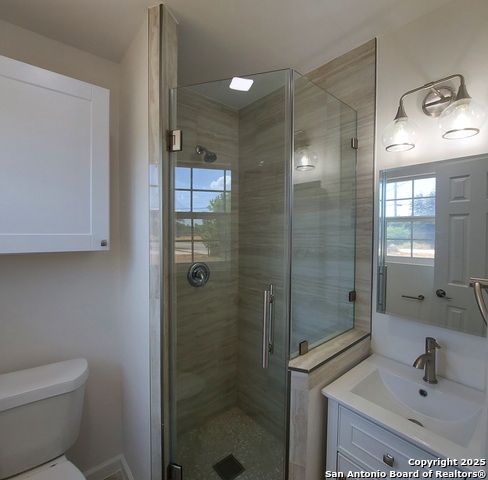 Image 10 of 13 For 474 Linda  