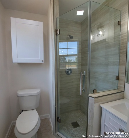 Image 11 of 13 For 474 Linda  