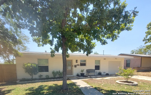 Image 2 of 13 For 474 Linda  