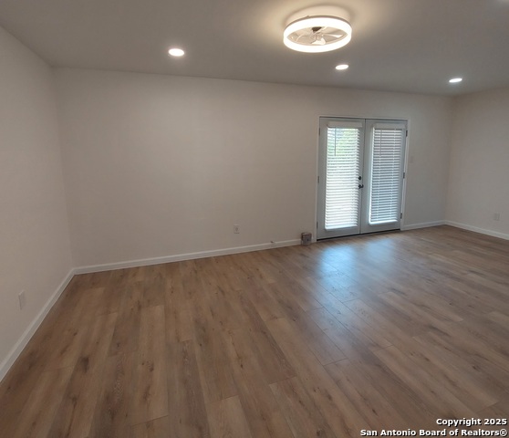 Image 3 of 13 For 474 Linda  