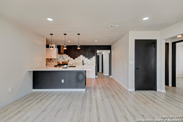 Listing photo id 10 for 227 Burwood  