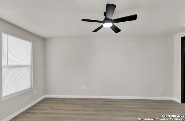 Listing photo id 11 for 227 Burwood  