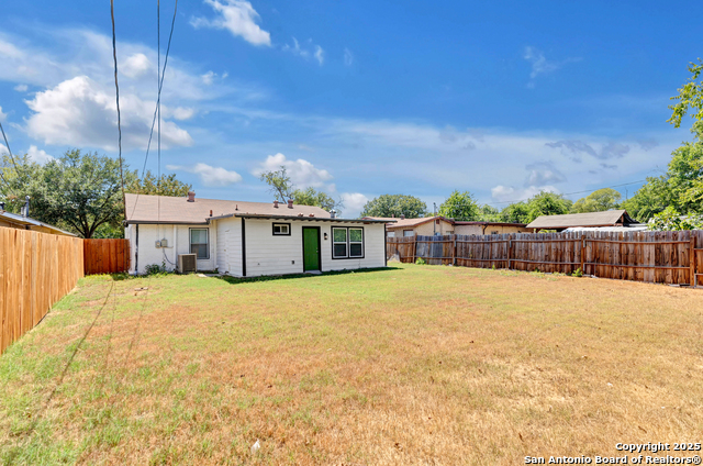 Listing photo id 18 for 227 Burwood  