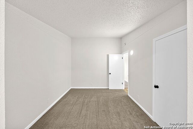 Image 18 of 52 For 6011 Lark Valley