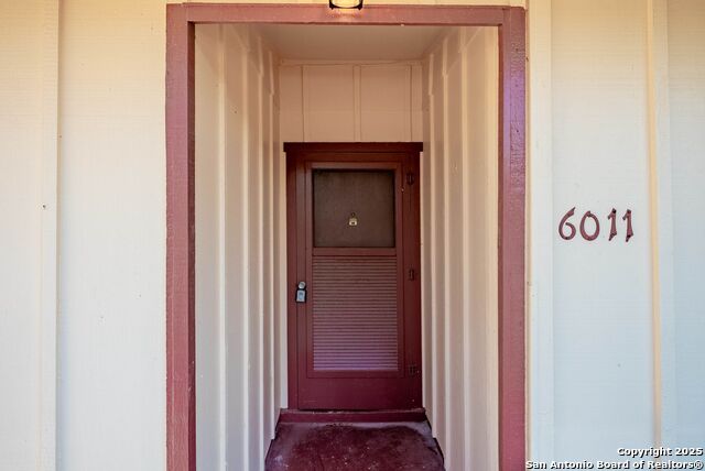 Image 2 of 52 For 6011 Lark Valley