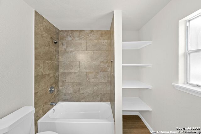 Image 25 of 52 For 6011 Lark Valley