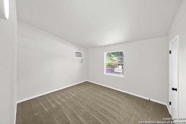 Image 28 of 52 For 6011 Lark Valley