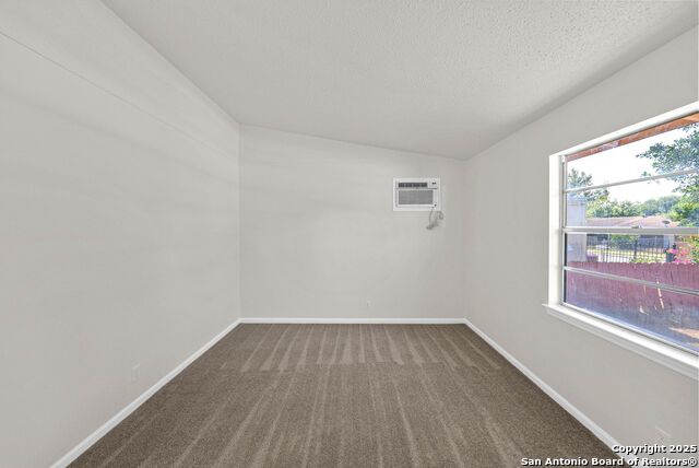 Image 29 of 52 For 6011 Lark Valley