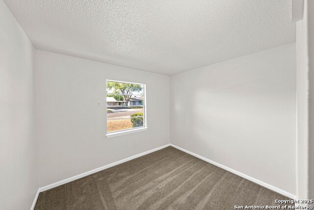 Image 32 of 52 For 6011 Lark Valley