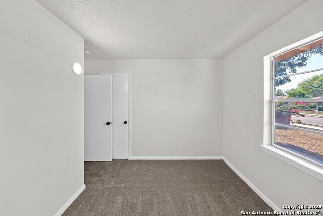 Image 33 of 52 For 6011 Lark Valley