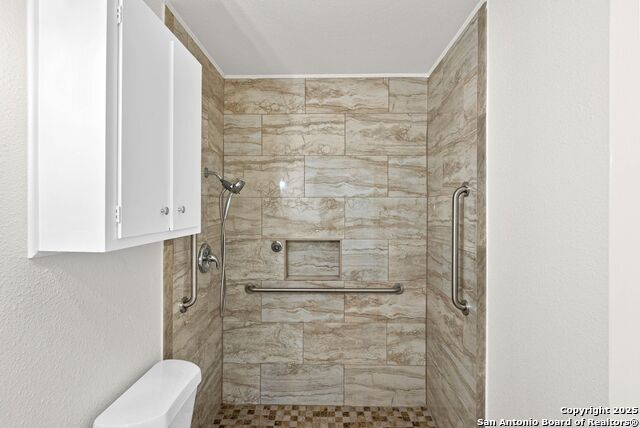 Image 37 of 52 For 6011 Lark Valley