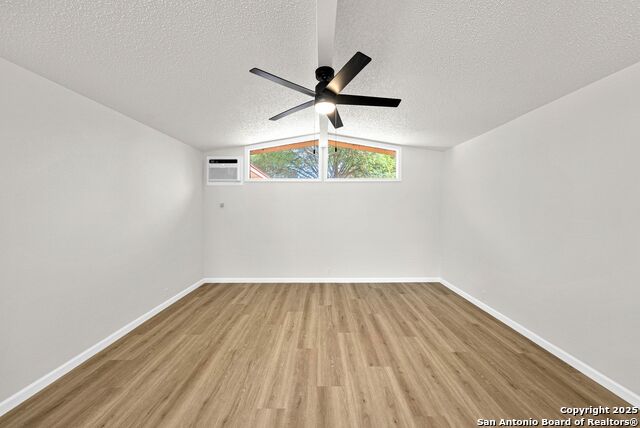 Image 4 of 52 For 6011 Lark Valley