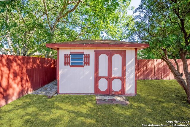 Image 44 of 52 For 6011 Lark Valley