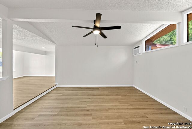 Image 7 of 52 For 6011 Lark Valley