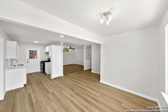 Image 9 of 52 For 6011 Lark Valley