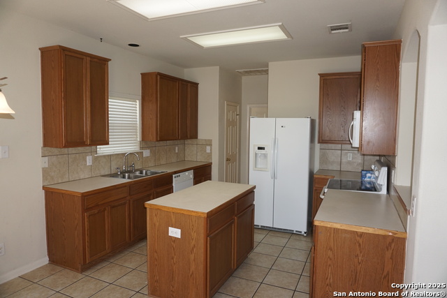 Image 18 of 48 For 8731 Laurel Canyon