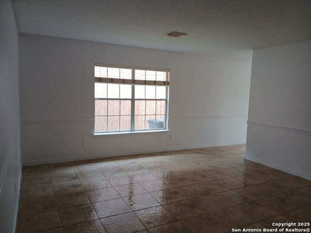 Image 4 of 33 For 5146 Erickson Bluff