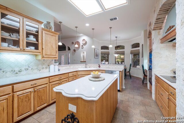 Image 16 of 50 For 15271 Chinquapin