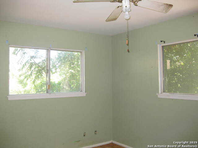 Image 5 of 25 For 5406 Clover Dr.