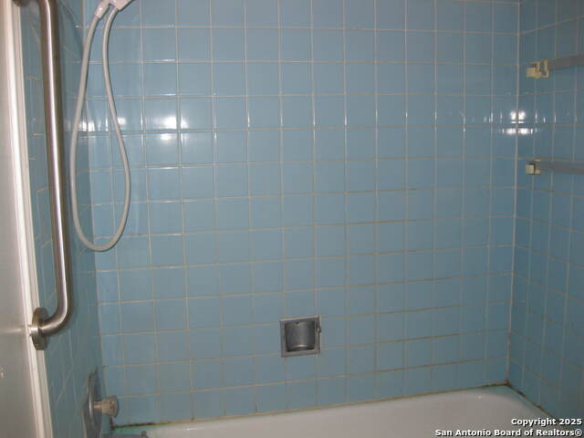 Image 6 of 25 For 5406 Clover Dr.