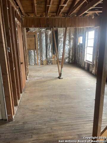 Listing photo id 4 for 1002 Onslow St