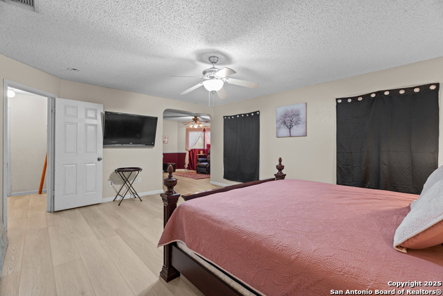 Image 17 of 27 For 4710 Irish Oak