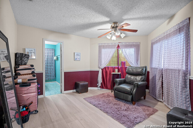 Image 18 of 27 For 4710 Irish Oak