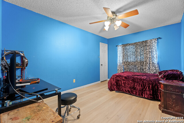 Image 21 of 27 For 4710 Irish Oak