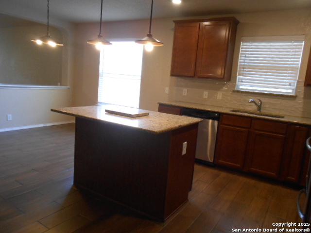 Listing photo id 12 for 6942 Asbury  