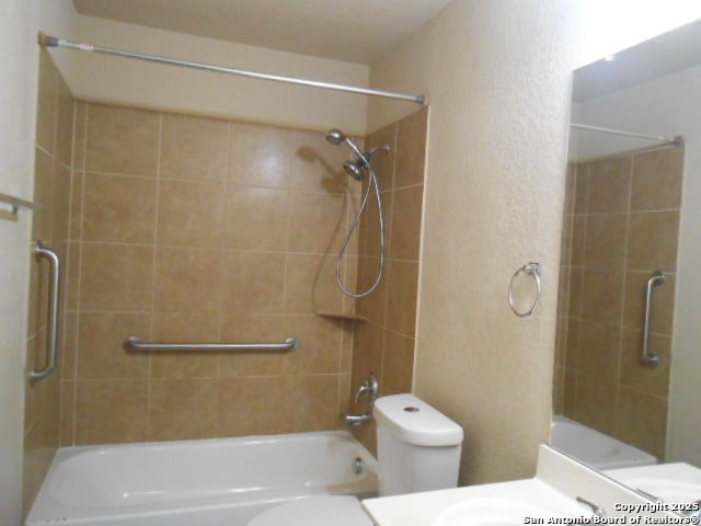 Listing photo id 14 for 6942 Asbury  