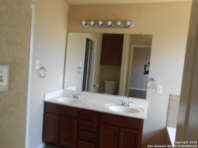 Listing photo id 24 for 6942 Asbury  