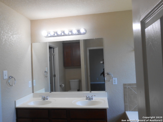 Listing photo id 25 for 6942 Asbury  