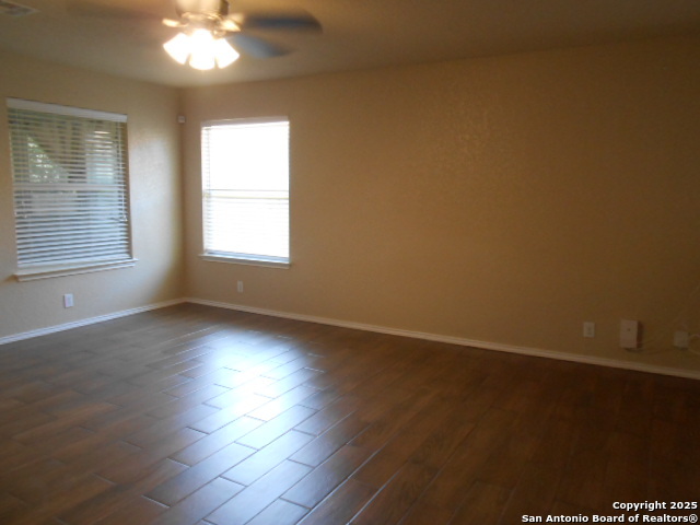 Listing photo id 31 for 6942 Asbury  