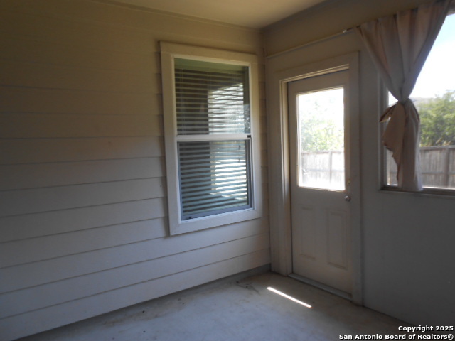 Listing photo id 4 for 6942 Asbury  