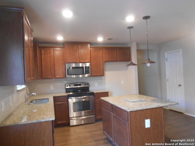 Listing photo id 6 for 6942 Asbury  