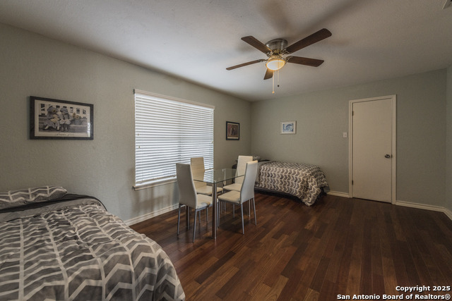 Listing photo id 17 for 13206 Hunters Lark