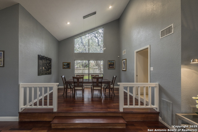 Listing photo id 2 for 13206 Hunters Lark