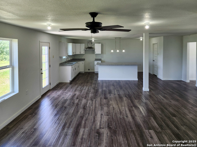 Listing photo id 8 for 950 Highsmith Rd