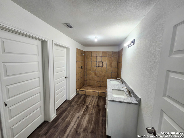 Listing photo id 6 for 950 Highsmith Rd