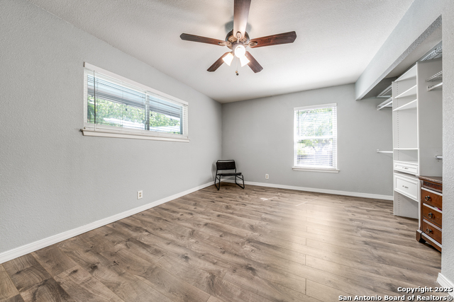 Listing photo id 16 for 703 Coronet