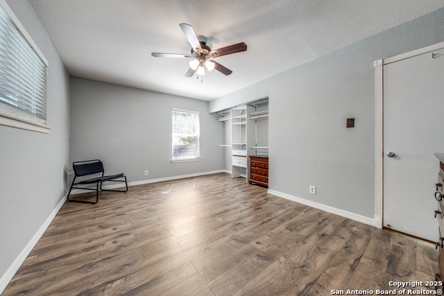 Listing photo id 17 for 703 Coronet
