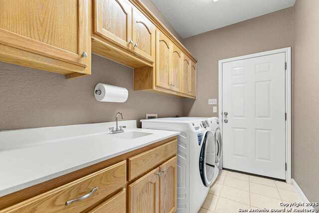Listing photo id 9 for 142 Shannon Ridge