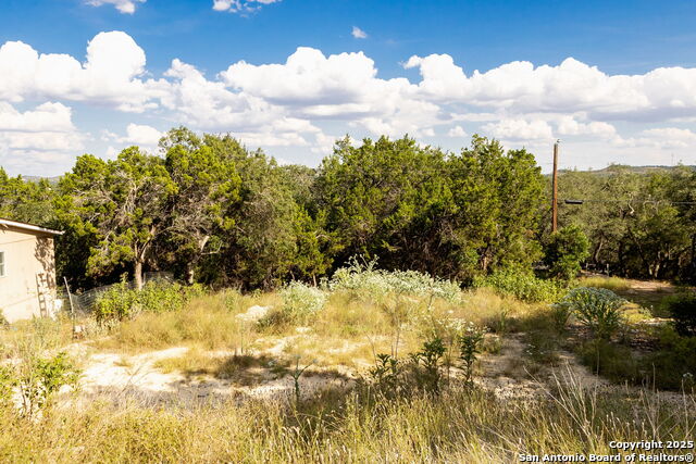 Listing photo id 2 for 1248 Springwater