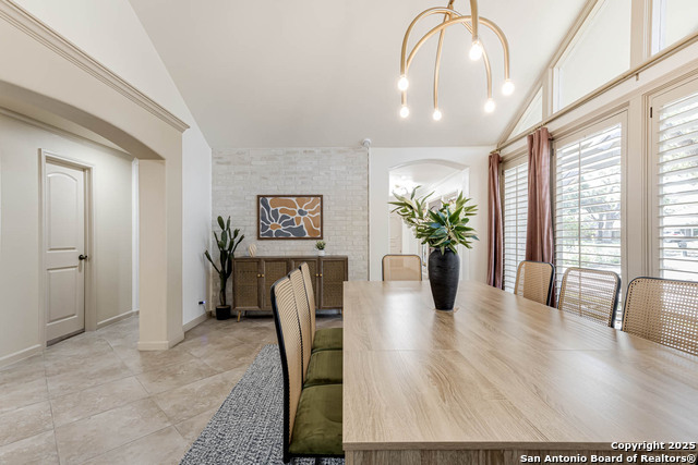 Listing photo id 9 for 113 Wickford