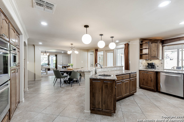 Listing photo id 11 for 113 Wickford